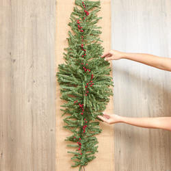 ARTIFICIAL BERRY AND PINE SWAG