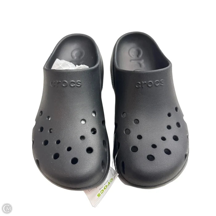 Shoes Heels Platform By Crocs In Black, Size: 8